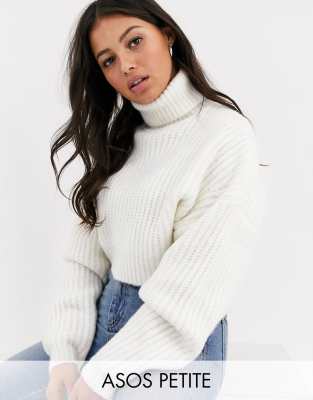 фото Суперкороткий oversize-свитер с высоким воротником asos design petite-белый asos petite