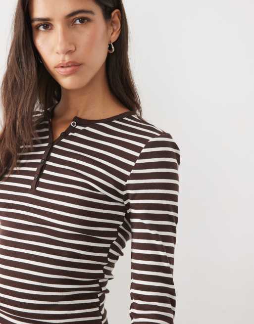 Supre Alexis longsleeve henley w brązowy pasek, 3 z 4