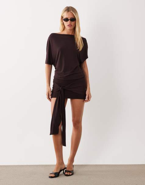 Supre – Frankie – Brun miniklänning i t-shirt-modell - view 1