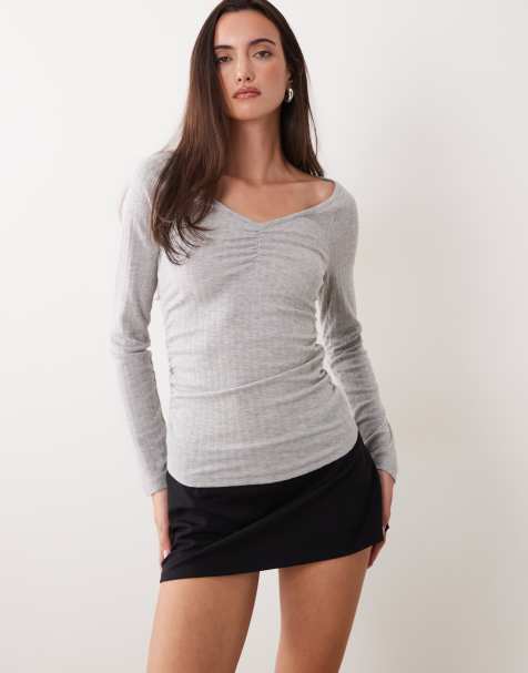 Supré - Gladde mini skort met A-lijn in zwart - view 1