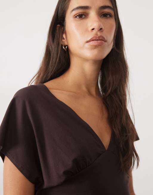 Supre maxie v neck tie back top in brown , 3 of 4