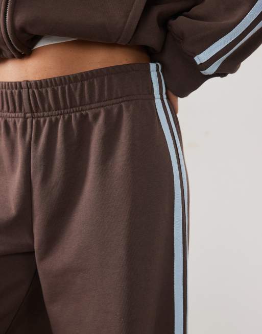 Supre pantalon de survêtement large avec bande latérale, ensemble coordonné marron, 3 de 5
