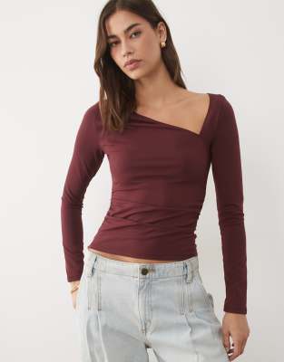 Supre Sleek Noel Long Sleeve Top In Brown