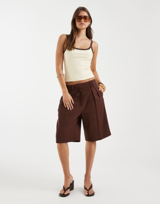 Supré – Sleek – RiRi – Gult och brunt linne med djup halsringning, 2 av 4