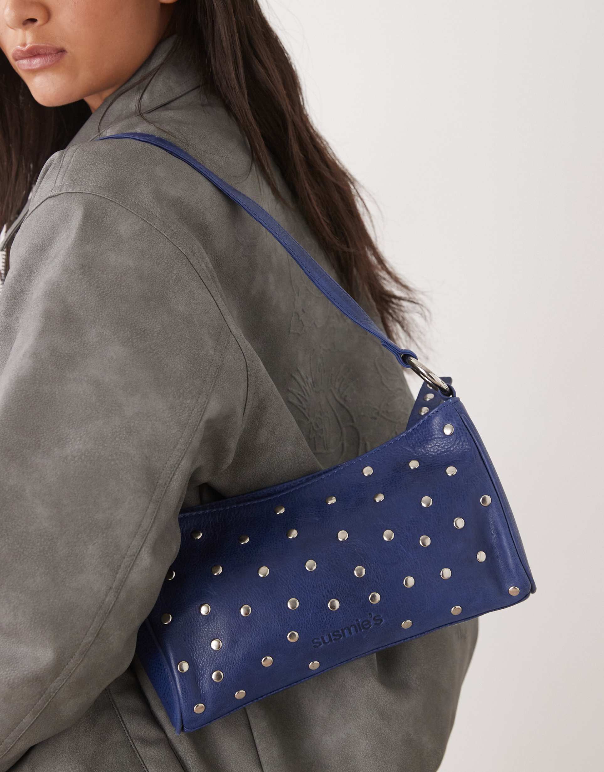 susmie's vero leather studded bag in blue