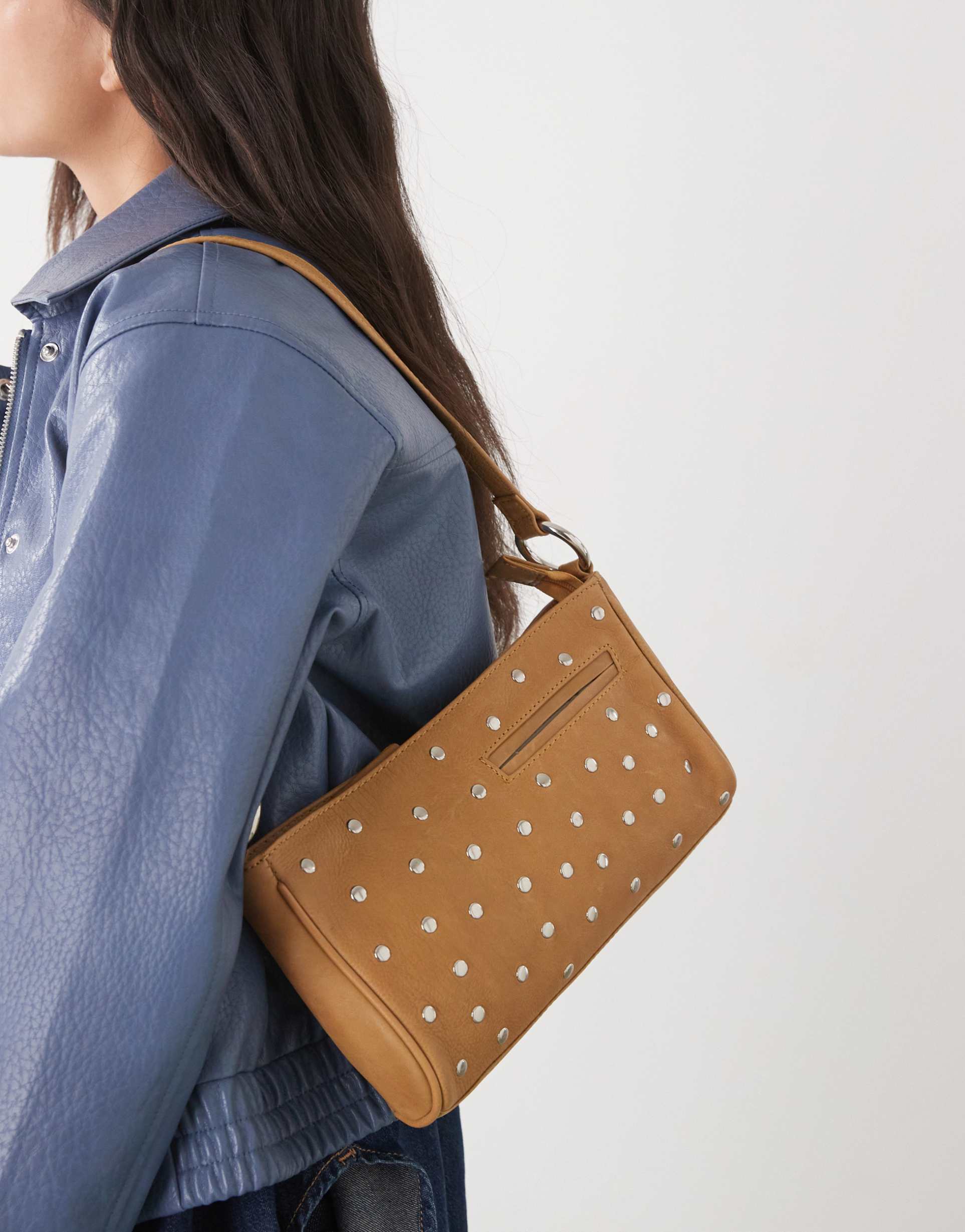 susmie's vero leather studded bag in tan