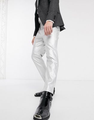 фото Суженные книзу брюки из искусственной кожи серебристого цвета asos design-серебряный