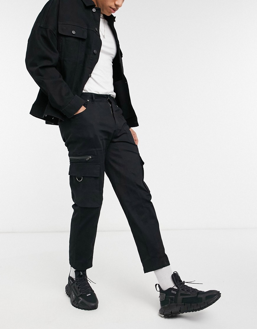 фото Суженные книзу брюки в утилитарном стиле wesc-черный цвет