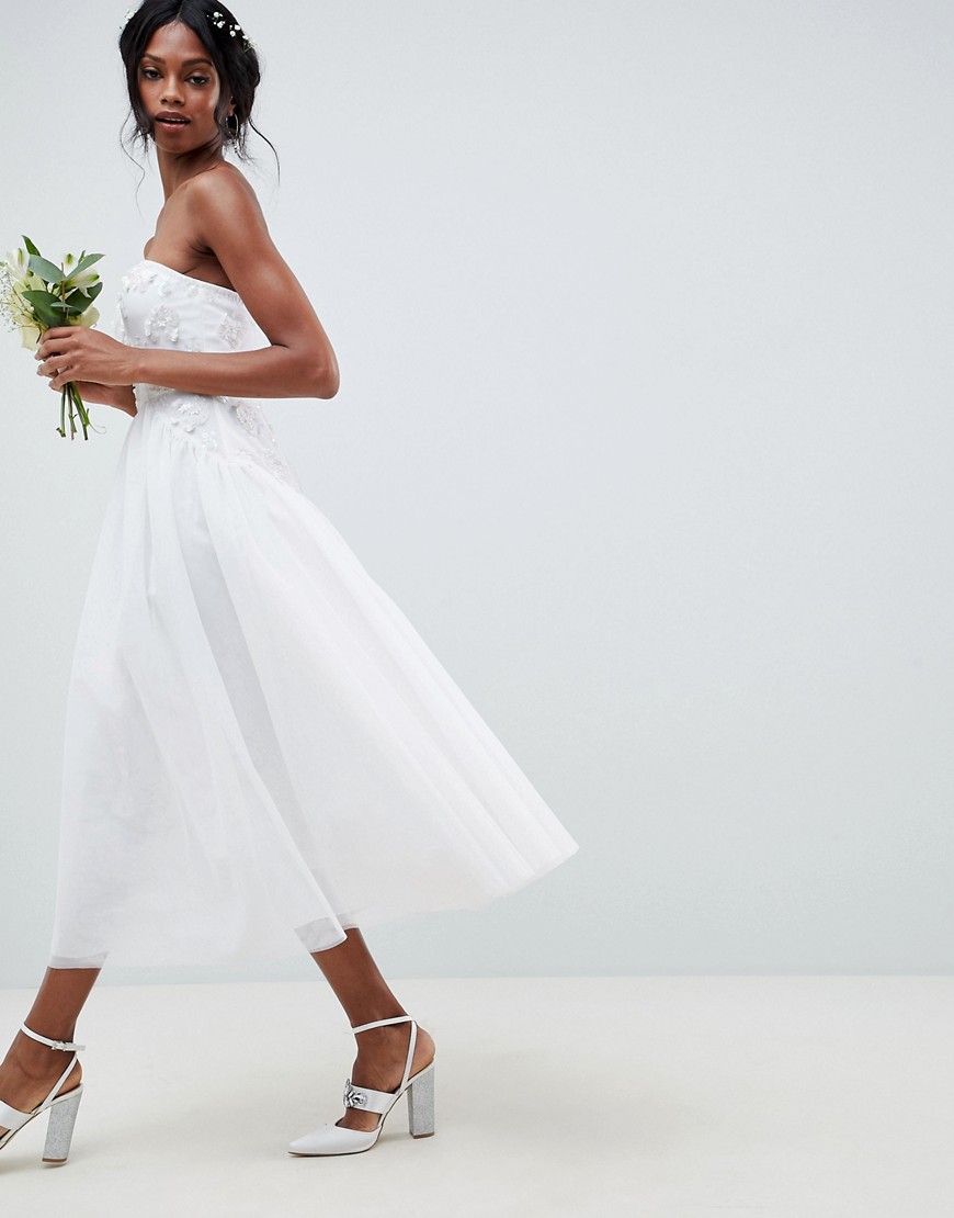 фото Свадебное платье-бандо миди с тюлевой отделкой asos edition-белый
