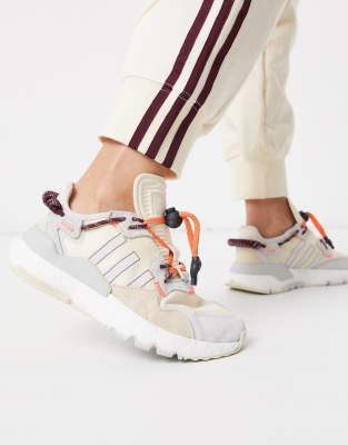 фото Светло-бежевые кроссовки adidas x ivy park nite jogger-белый