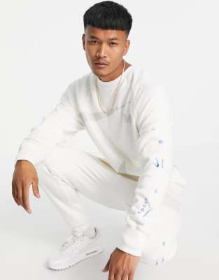 Cвитшоты  Asos Светло-бежевый флисовый свитшот с логотипом-галочкой Nike Swoosh-Светло-бежевый цвет