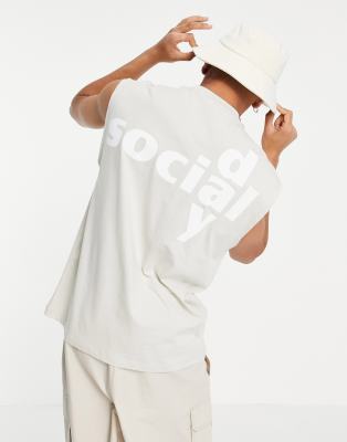 фото Светло-серая майка в стиле oversized с принтом логотипа asos daysocial-серый asos day social