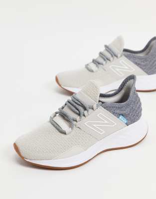 Бег Светло-серые кроссовки New Balance Running Roav-Серый