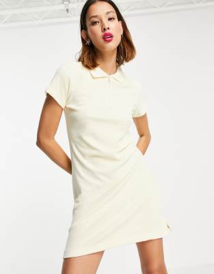 Платья мини  Asos Светло-желтое платье мини с воротником-поло из органического хлопка Weekday Jana-Желтый
