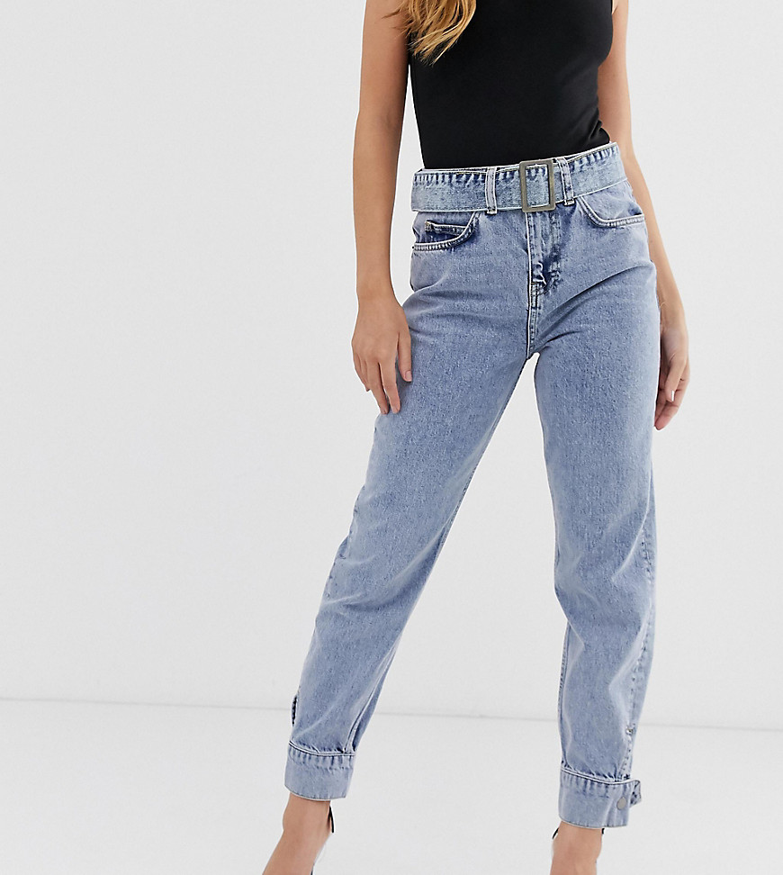фото Светлые джинсы в винтажном стиле с завышенной талией и поясом asos design petite ritson-синий asos petite