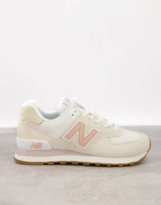 Светлые кроссовки New Balance 574-Белый