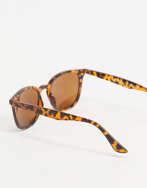 SVNX 2 pack sunglasses in black with brown tort detail, 2 of 4