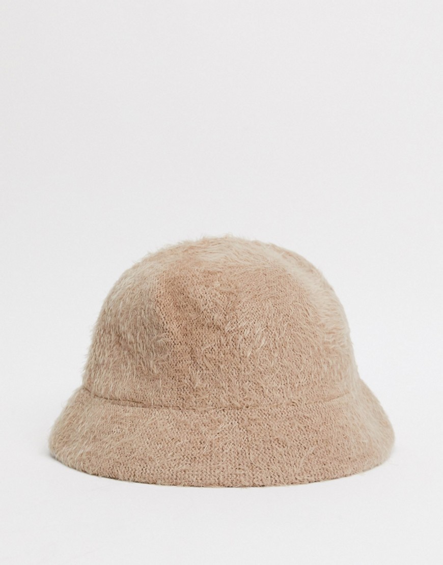 SVNX - Bucket hat van imitatiebont in stone-Neutraal