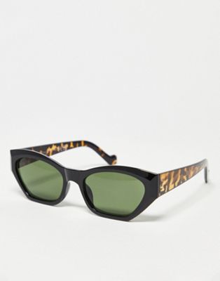SVNX chunky angled cat eye sunglasses in black