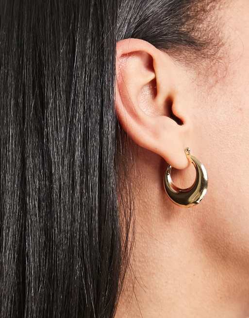 SVNX Chunky Half Hoop Earrings with Crystal Details in Gold - ASOS Outlet