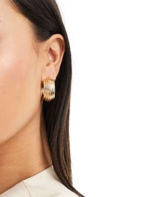 SVNX SVNX chunky hoop earrings in gold with inprinted texture