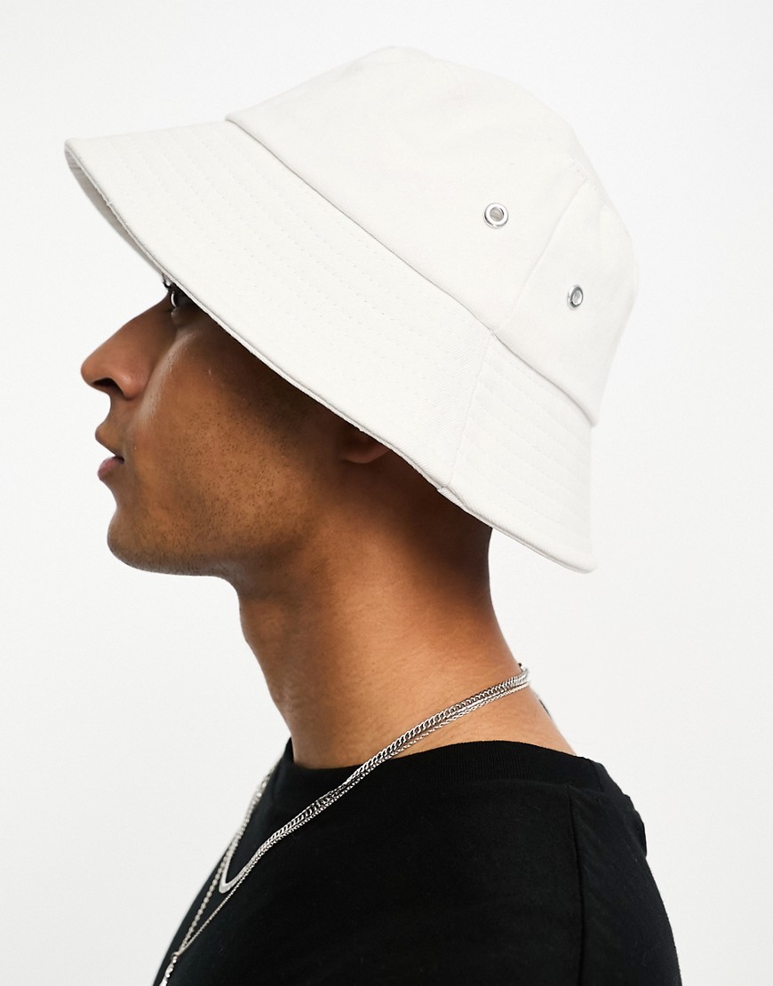 SVNX cotton canvas bucket hat in off white