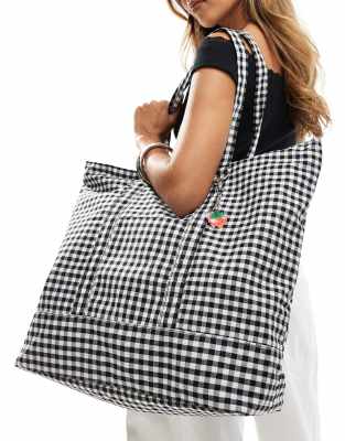 gingham tote bag with removable key charms in black and white