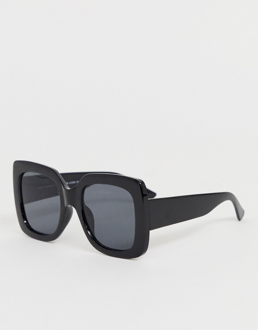 SVNX - Grote zonnebril met vierkant montuur-Zwart