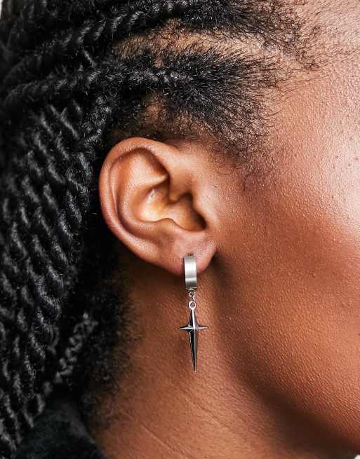 SVNX - Kleine oorringen met kruisvormig hangertje in zilver