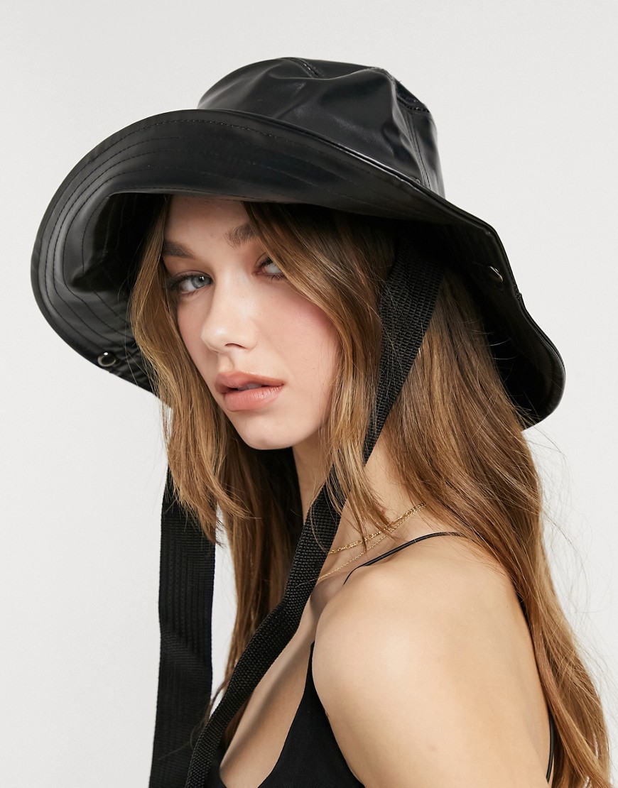 SVNX - Oversized bucket hat van PU in zwart