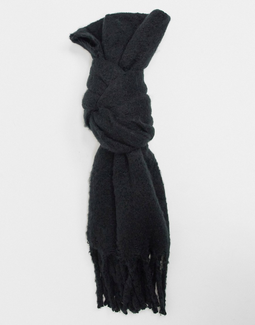 SVNX – Svart, mjuk halsduk i oversize