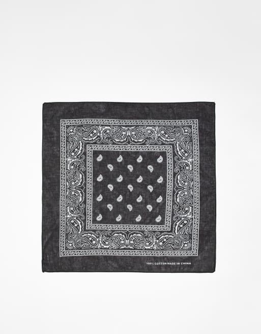 SVNX – Svart mönstrad bandana