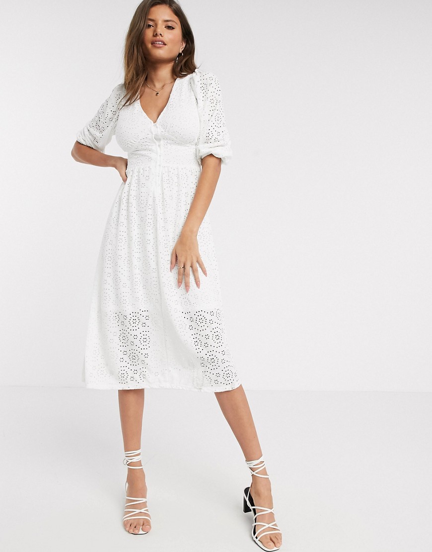 фото Свободное белое платье миди с вышивкой ришелье river island-белый