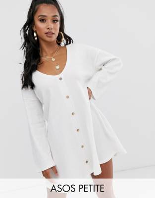 фото Свободное фактурное платье мини на пуговицах asos design petite-белый asos petite