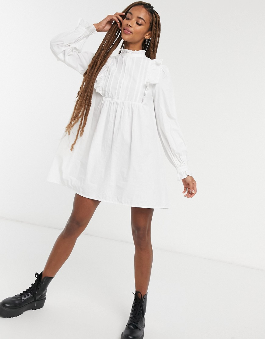 Свободное хлопковое платье-трапеция мини с оборкой на кокетке ASOS DESIGN-Белый