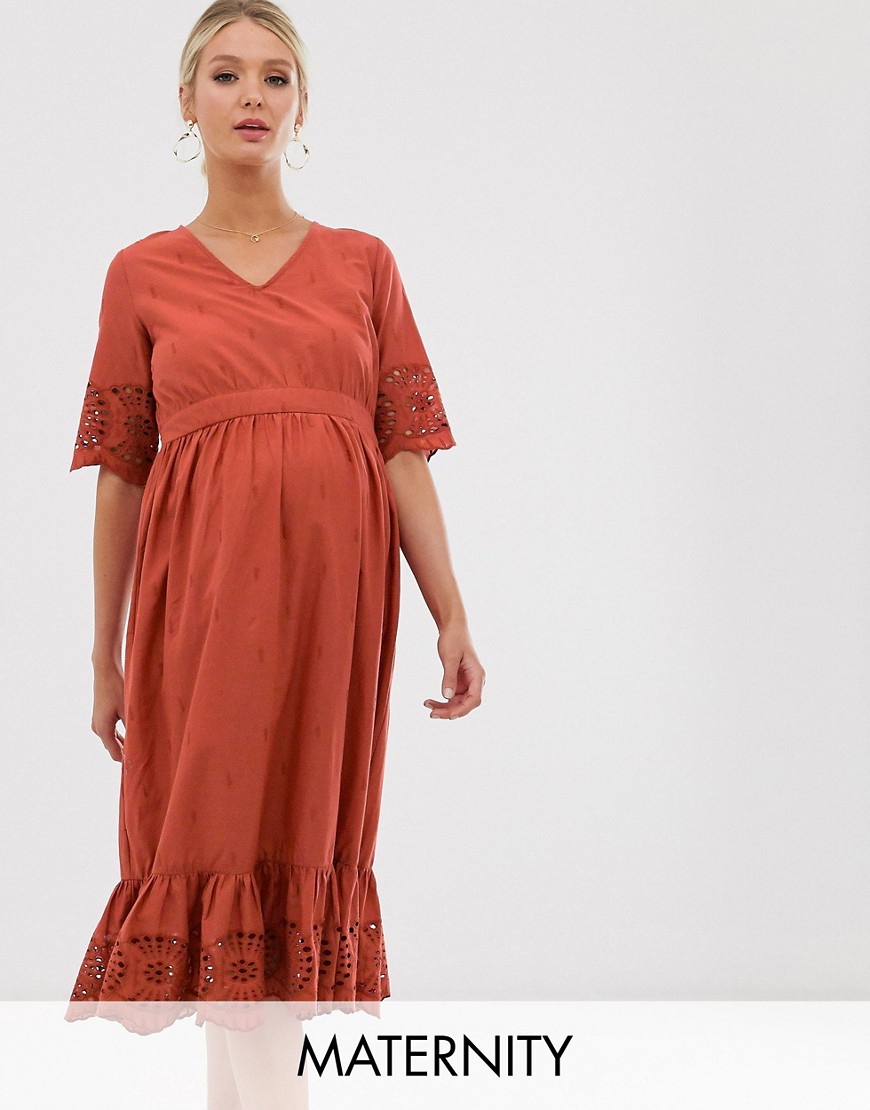фото Свободное платье миди цвета ржавчины для беременных с вышивкой ришелье mamalicious-красный mama.licious