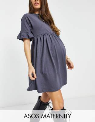 фото Свободное платье в стиле oversized с оборками темно-серого цвета asos design maternity-серый asos maternity