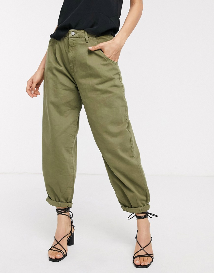 фото Свободные брюки цвета хаки stradivarius-зеленый