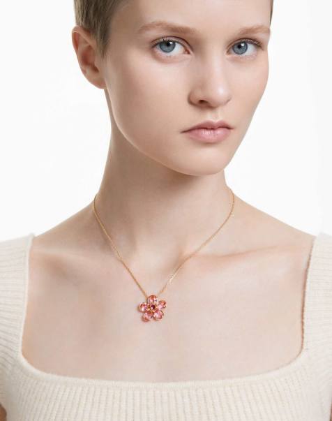 Swarovski Florere pendant, flower, small, pink, gold-tone plated in pink, gold-tone plated - view 1