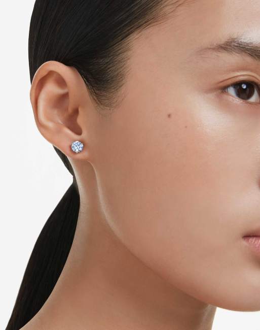 Swarovski Solitaire stud earrings in blue with rhodium plating 