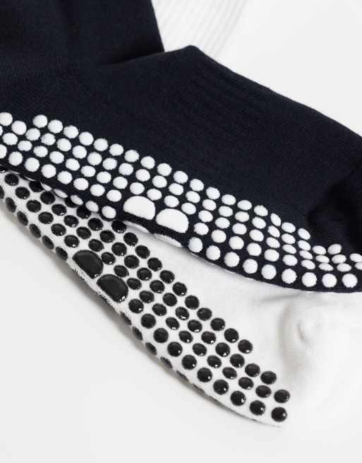 Sweaty Betty 2 pack Pilates crew gripper socks in white and black, 2 of 3