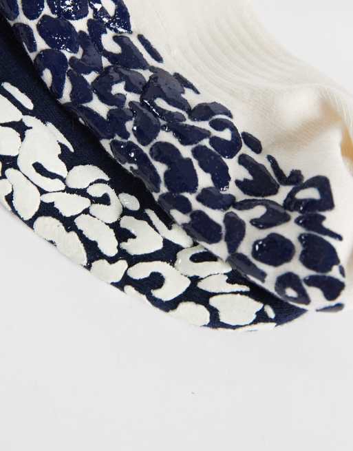 Sweaty Betty 2-pack pilatessokken met grip blauw en beige, 3 van 3