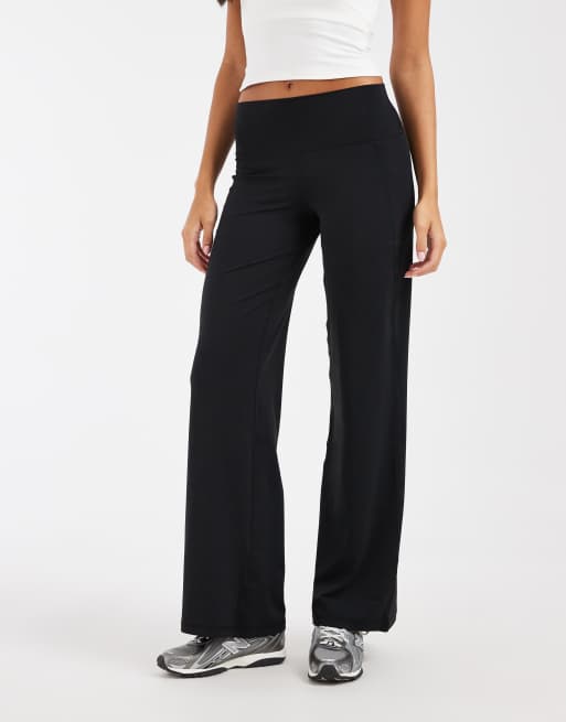 Sweaty Betty All Day 32" wide leg pants in black, 3 of 5