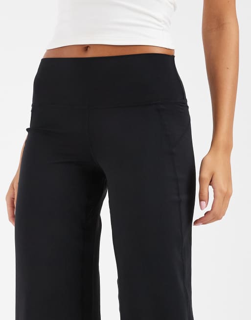 Sweaty Betty All Day 32" wide leg pants in black, 4 of 5