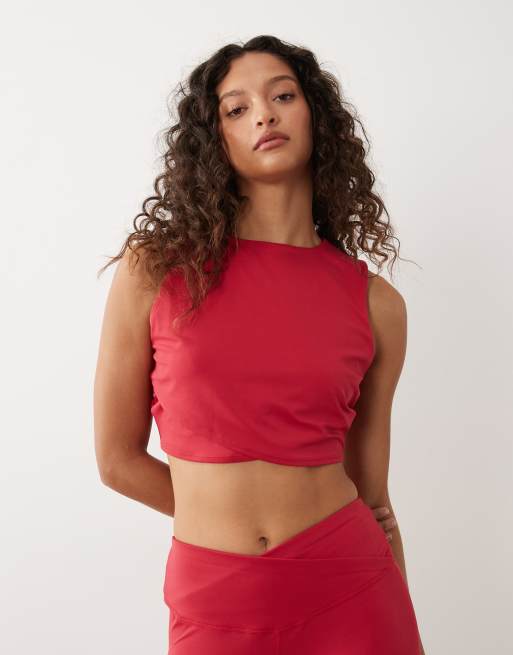 Sweaty Betty – All Day – Kurzes Wickel-Tanktop in Rot, 2 von 4