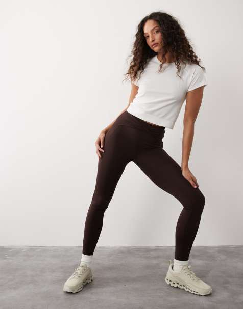 Sweaty Betty – All Day – Weiche 7/8-Leggings in Braun mit verdrehtem Detail - view 1