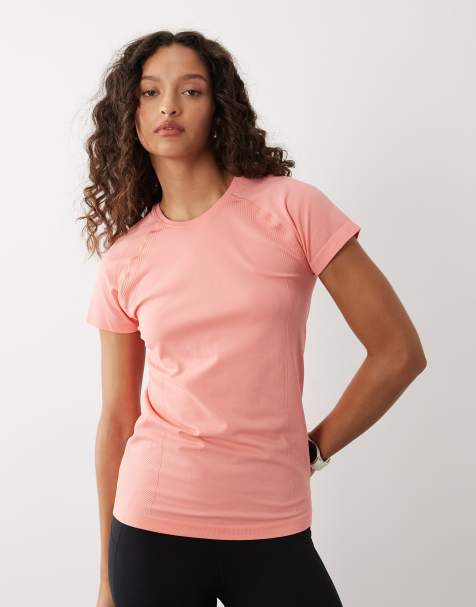 Sweaty Betty – Athlete – Rosa t-shirt för träning i seamless-design - view 1
