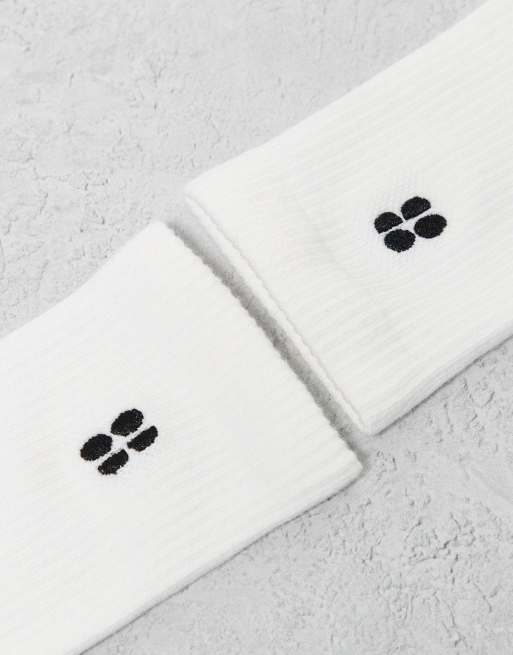 Sweaty Betty Essentials 3-pack crew socks in white, 2 of 3