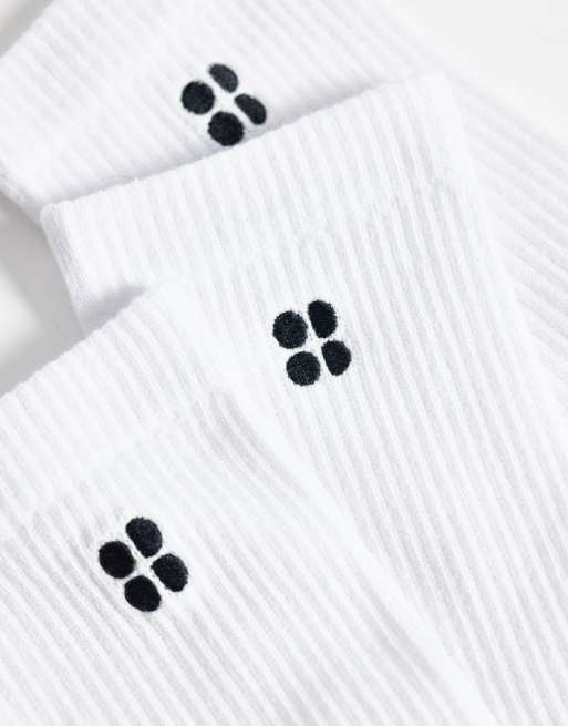 Sweaty Betty essentials crew socks 3 pack in white, 2 of 3