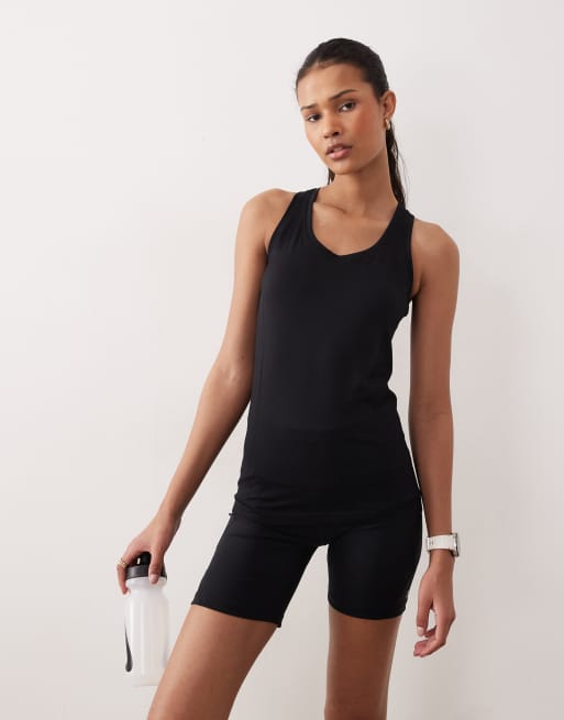 Sweaty Betty Power 6" legging shorts in black, 2 of 5